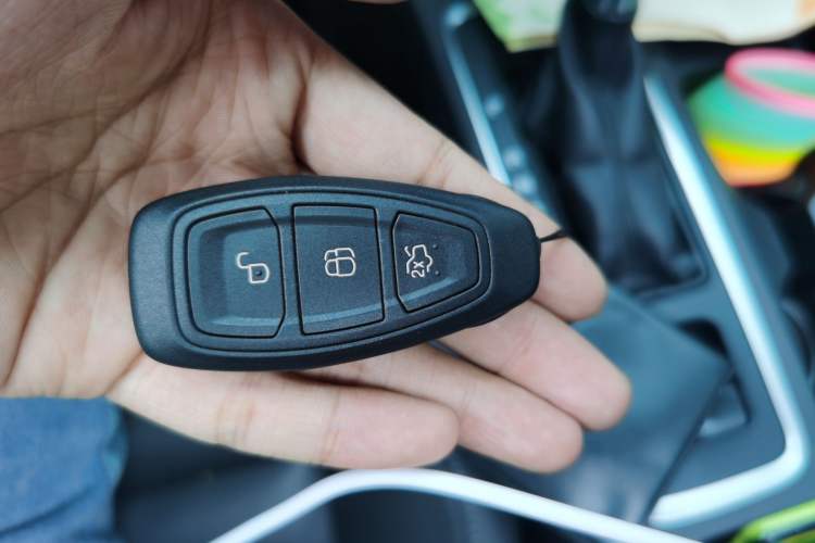 Used Ford Kuga 2016 ZhiXing Limited Edition 1.5L GTDi Two-Wheel Drive Fashion Model Vehicle Key