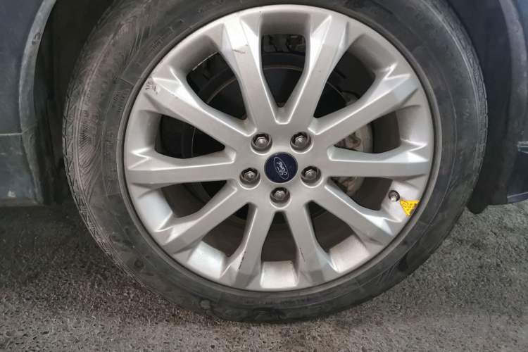 Used Ford Kuga 2016 ZhiXing Limited Edition 1.5L GTDi Two-Wheel Drive Fashion Model Right Front Wheel Hub