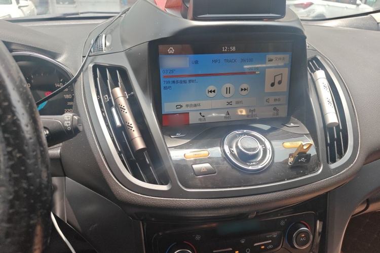 Used Ford Kuga 2017 EcoBoost 180 Two-Wheel-Drive Elite Trim Audio And AC Panel