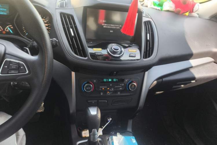 Used Ford Kuga 2017 EcoBoost 180 Two-Wheel-Drive Elite Trim Audio And AC Panel