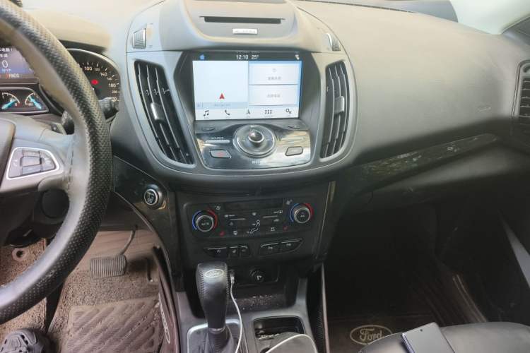 Used Ford Kuga 2017 EcoBoost 180 Four-Wheel Drive Titanium Edition Audio And AC Panel