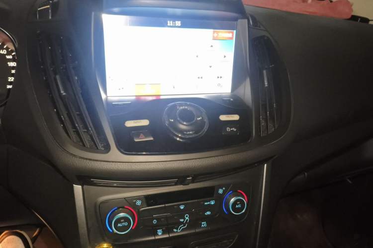 Used Ford Kuga 2017 EcoBoost 180 Two-Wheel-Drive Tiger Leap Model Audio And AC Panel