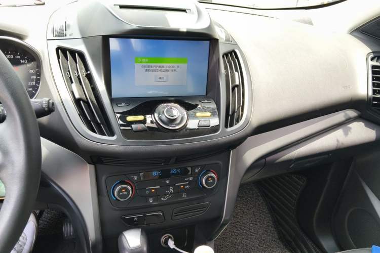 Used Ford Kuga 2017 EcoBoost 180 Two-Wheel-Drive Tiger Leap Model Audio And AC Panel