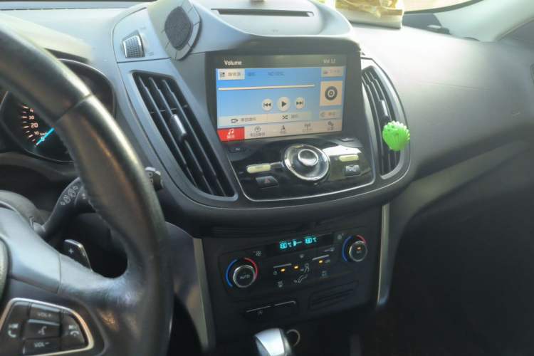 Used Ford Kuga 2017 EcoBoost 180 Two-Wheel-Drive Tiger Leap Model Audio And AC Panel