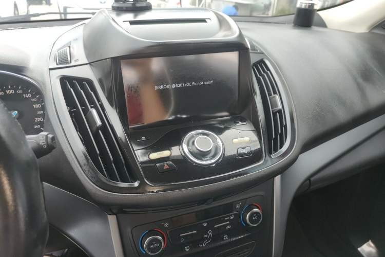 Used Ford Kuga 2017 EcoBoost 180 Two-Wheel-Drive Tiger Leap Model Audio And AC Panel