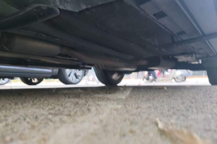 Used Ford Kuga 2017 EcoBoost 180 Two-Wheel-Drive Platinum Edition Chassis Front Left