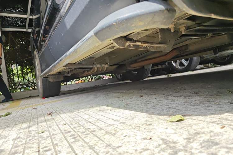 Used Ford Kuga 2017 EcoBoost 180 Two-Wheel-Drive Tiger Leap Model Chassis Front Right