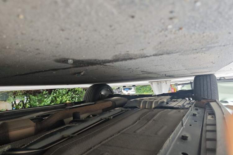 Used Ford Kuga 2017 EcoBoost 245 Four-Wheel-Drive Sport Model Chassis Front Right