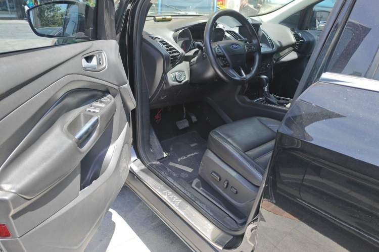 Used Ford Kuga 2017 EcoBoost 180 Four-Wheel Drive Luxury Wing Model Driver Seat