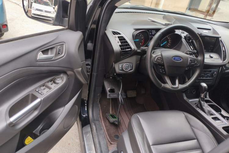 Used Ford Kuga 2017 EcoBoost 180 Four-Wheel Drive Luxury Wing Model Driver Seat