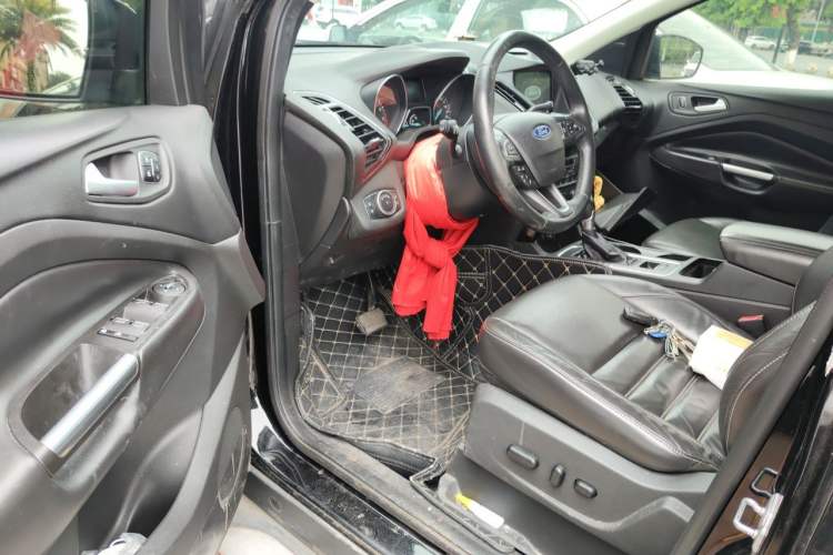 Used Ford Kuga 2017 EcoBoost 245 Four-Wheel Drive Titanium Edition Driver Seat