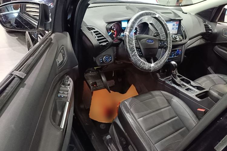 Used Ford Kuga 2017 EcoBoost 180 Two-Wheel-Drive Tiger Leap Model Driver Seat