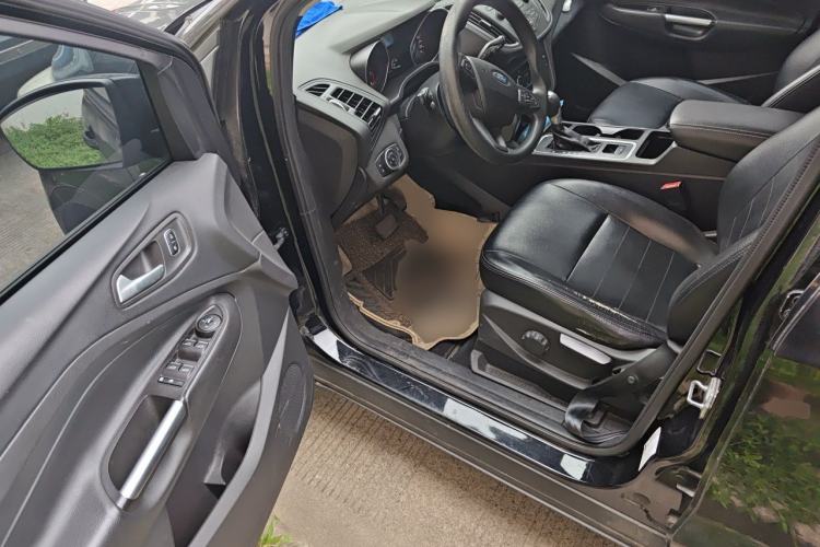 Used Ford Kuga 2017 EcoBoost 180 Two-Wheel-Drive Elite Trim Driver Seat
