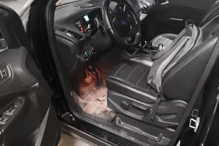 Used Ford Kuga 2017 EcoBoost 180 Two-Wheel-Drive Tiger Leap Model Driver Seat