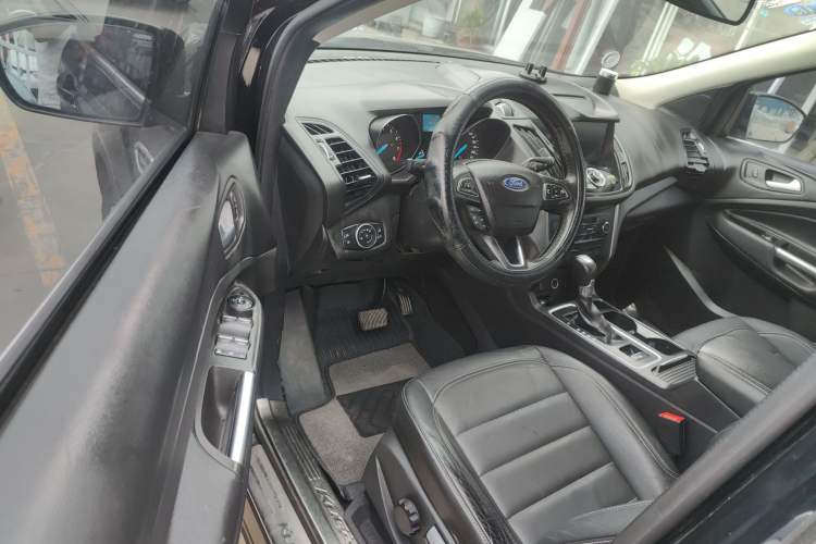 Used Ford Kuga 2017 EcoBoost 180 Two-Wheel-Drive Tiger Leap Model Driver Seat