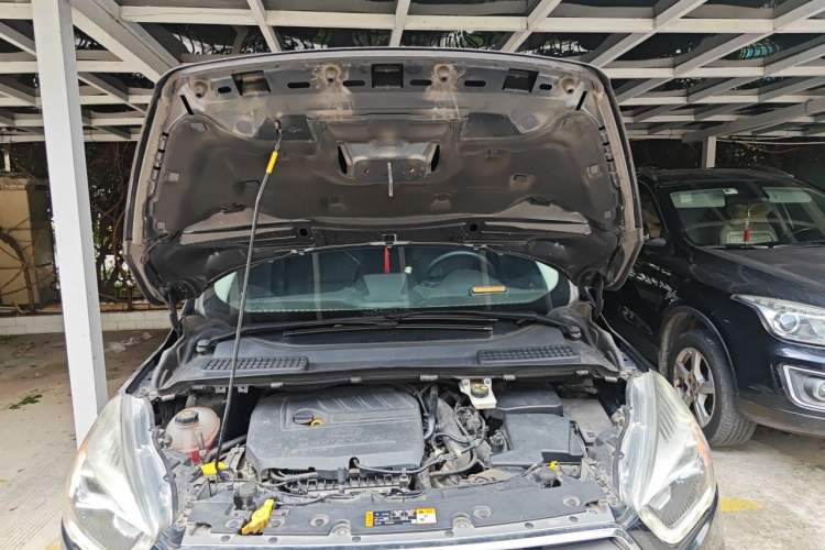 Used Ford Kuga 2017 EcoBoost 180 Two-Wheel-Drive Tiger Leap Model Engine Bay