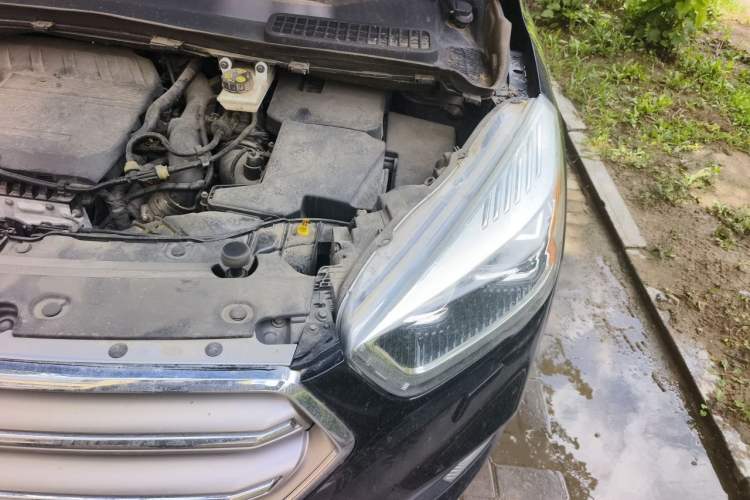 Used Ford Kuga 2017 EcoBoost 180 Four-Wheel Drive Titanium Edition Engine Bay Left