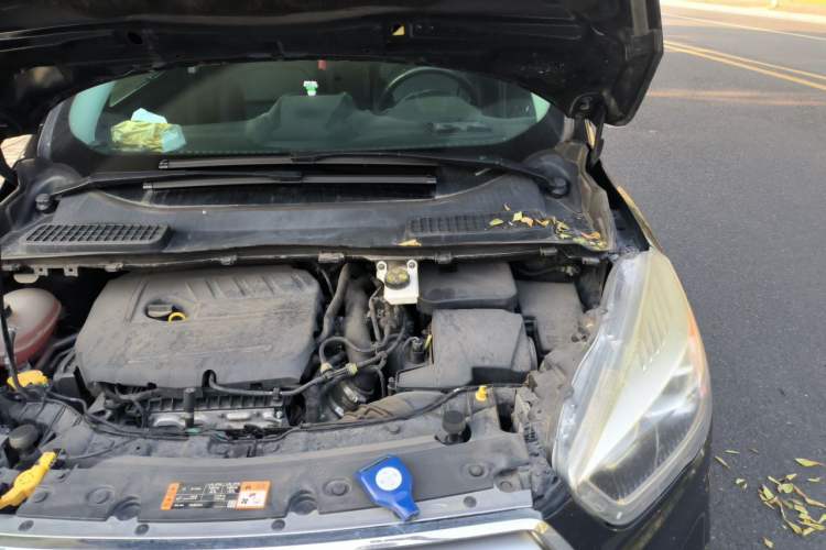 Used Ford Kuga 2017 EcoBoost 180 Two-Wheel-Drive Tiger Leap Model Engine Bay Left