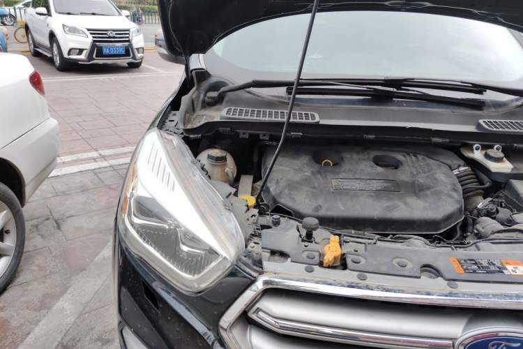 Used Ford Kuga 2017 EcoBoost 245 Four-Wheel Drive Titanium Edition Engine Bay Right