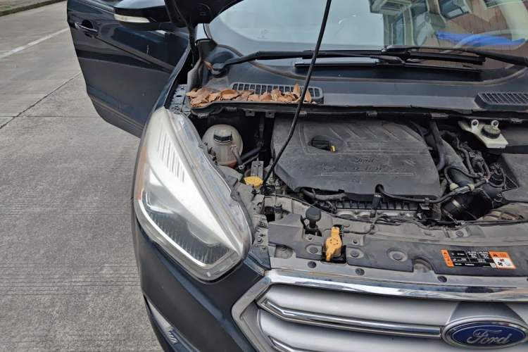 Used Ford Kuga 2017 EcoBoost 180 Two-Wheel-Drive Elite Trim Engine Bay Right