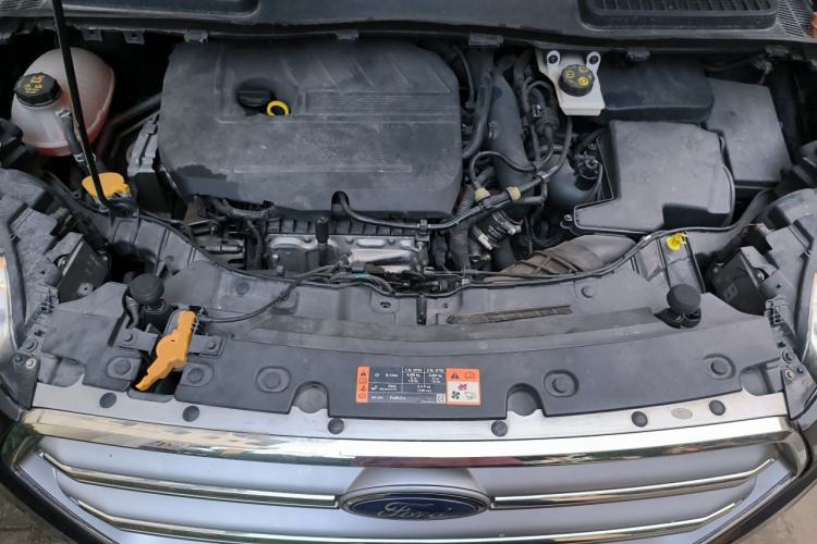 Used Ford Kuga 2017 EcoBoost 180 Two-Wheel-Drive Tiger Leap Model Engine Bay