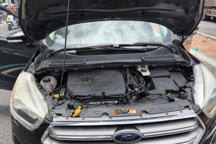 Used Ford Kuga 2017 EcoBoost 180 Two-Wheel-Drive Tiger Leap Model Engine Bay