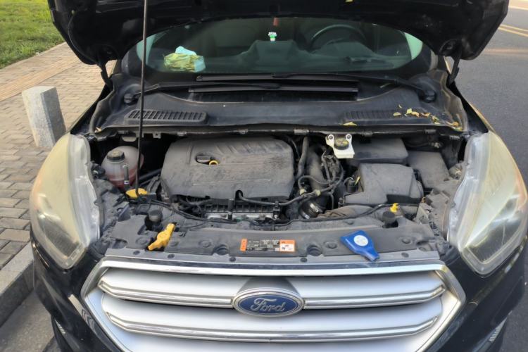 Used Ford Kuga 2017 EcoBoost 180 Two-Wheel-Drive Tiger Leap Model Engine Bay