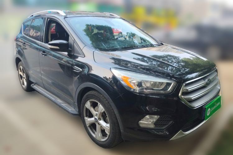 Used Ford Kuga 2017 EcoBoost 180 Two-Wheel-Drive Platinum Edition Front Right 45 Deg