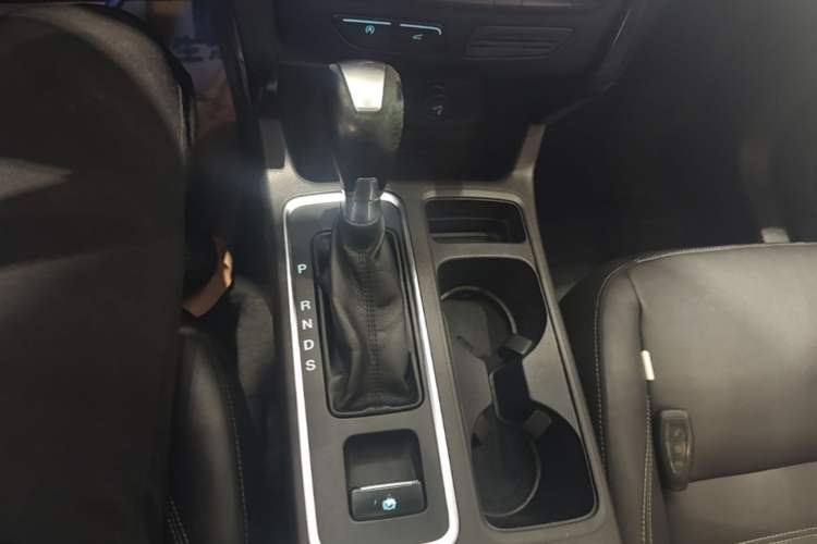 Used Ford Kuga 2017 EcoBoost 245 4x4 Prestige Edition Gear Lever