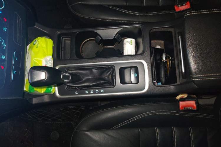 Used Ford Kuga 2017 EcoBoost 245 4x4 Prestige Edition Gear Lever