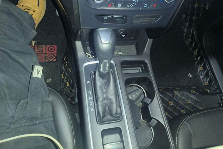 Used Ford Kuga 2017 EcoBoost 245 4x4 Prestige Edition Gear Lever