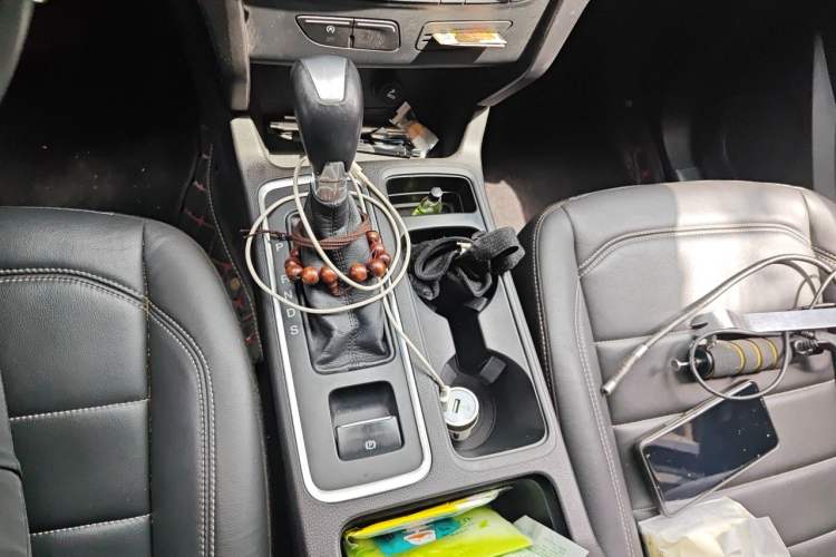 Used Ford Kuga 2017 EcoBoost 180 Two-Wheel-Drive Tiger Leap Model Gear Lever