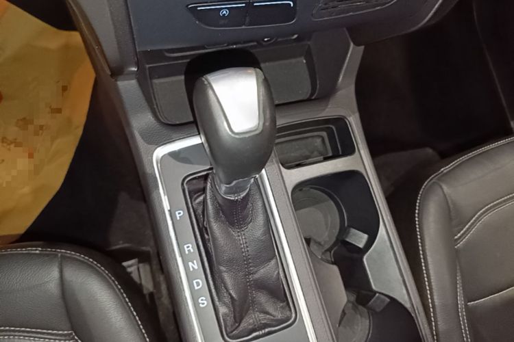 Used Ford Kuga 2017 EcoBoost 180 Two-Wheel-Drive Tiger Leap Model Gear Lever