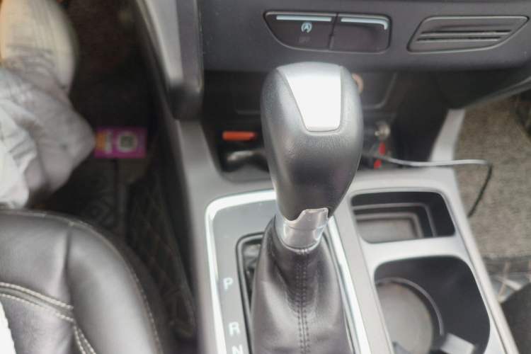 Used Ford Kuga 2017 EcoBoost 180 Two-Wheel-Drive Tiger Leap Model Gear Lever