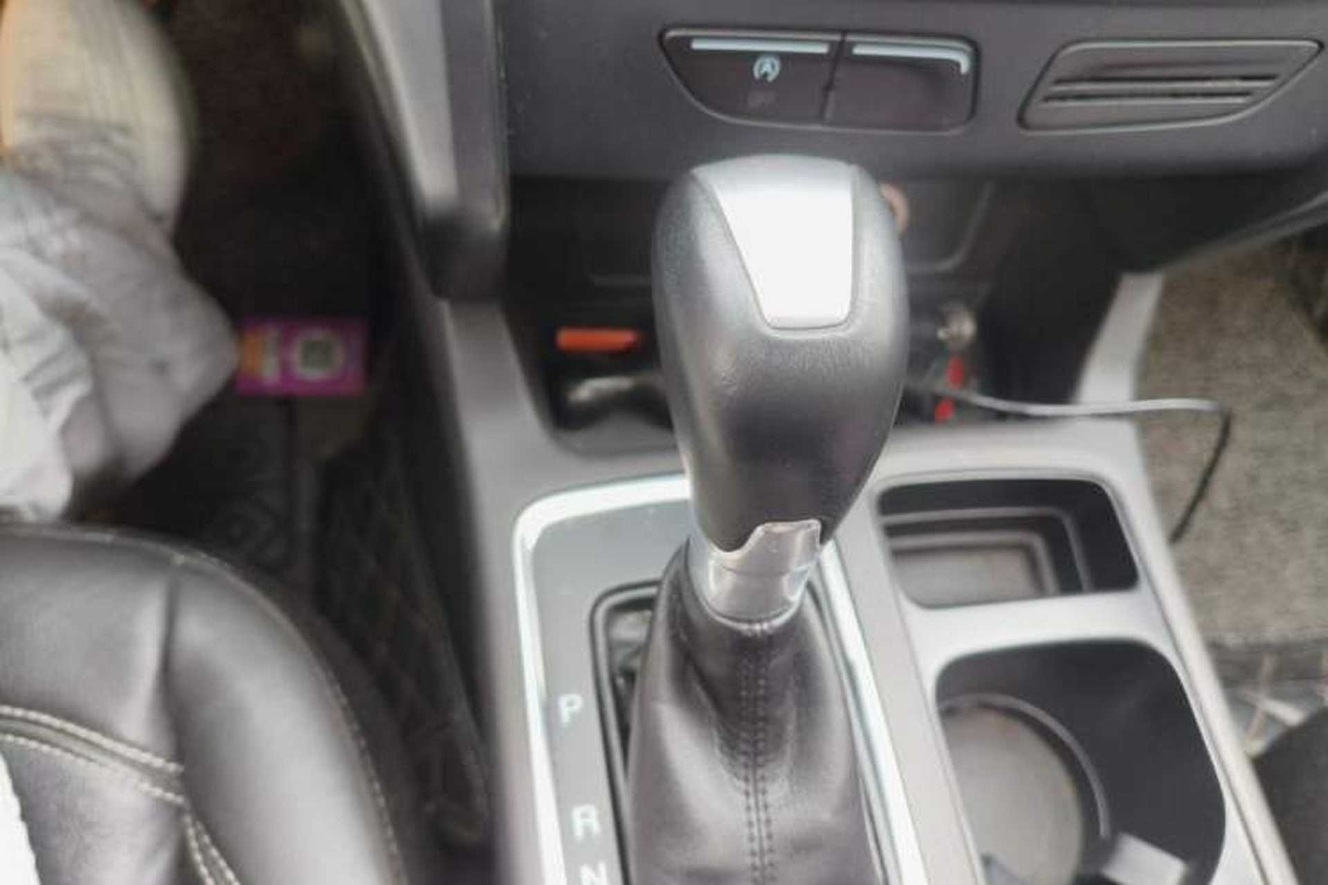 Used Ford Kuga 2017 EcoBoost 180 Two-Wheel-Drive Tiger Leap Model Gear Lever