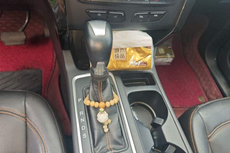 Used Ford Kuga 2017 EcoBoost 245 Four-Wheel-Drive Sport Model Gear Lever