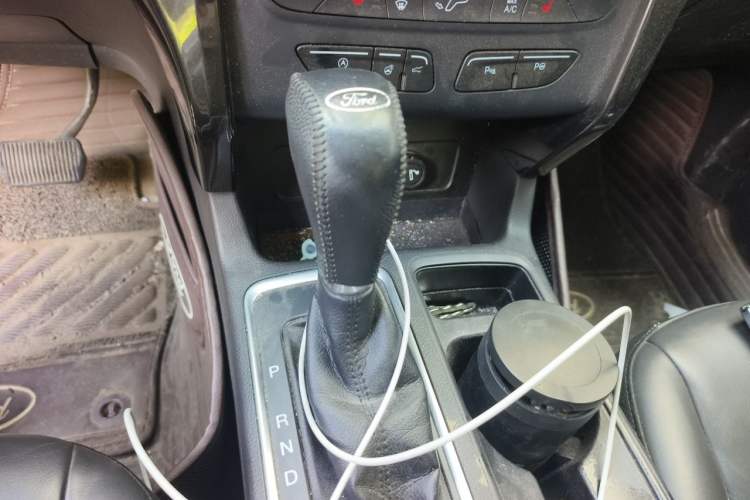 Used Ford Kuga 2017 EcoBoost 180 Four-Wheel Drive Titanium Edition Gear Lever