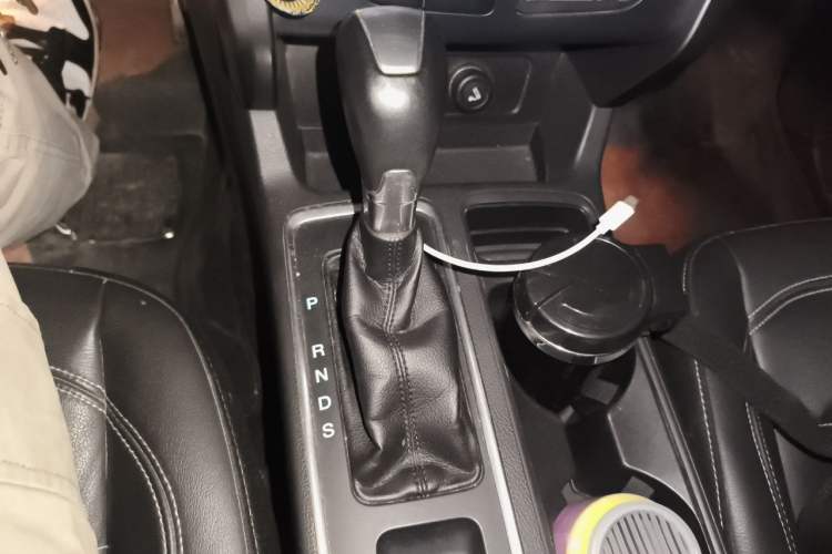 Used Ford Kuga 2017 EcoBoost 180 Two-Wheel-Drive Tiger Leap Model Gear Lever