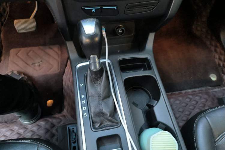 Used Ford Kuga 2017 EcoBoost 180 Two-Wheel-Drive Tiger Leap Model Gear Lever
