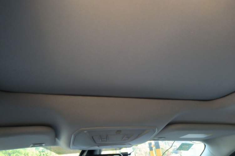 Used Ford Kuga 2017 EcoBoost 180 Two-Wheel-Drive Tiger Leap Model Headliner