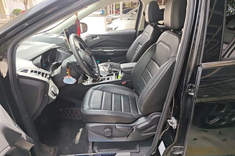 Used Ford Kuga 2017 EcoBoost 180 Two-Wheel-Drive Tiger Leap Model Left Front Seat