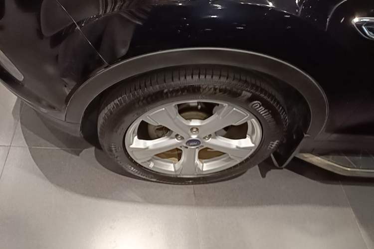 Used Ford Kuga 2017 EcoBoost 180 Two-Wheel-Drive Tiger Leap Model Left Front Wheel Hub
