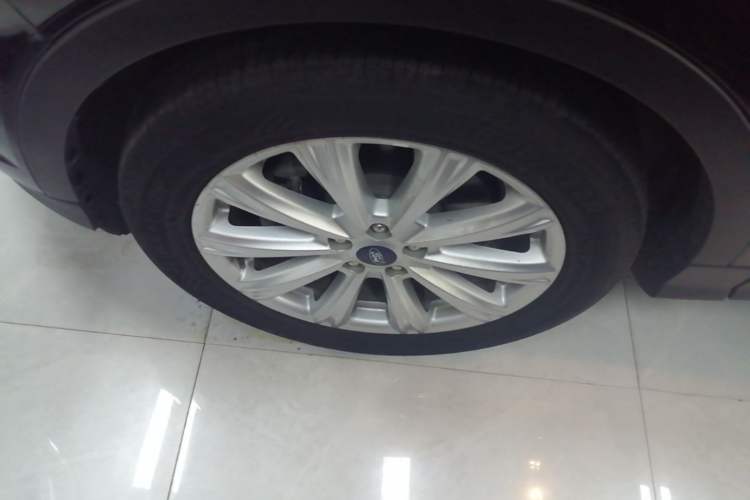 Used Ford Kuga 2017 EcoBoost 245 4x4 Prestige Edition Left Front Wheel Hub