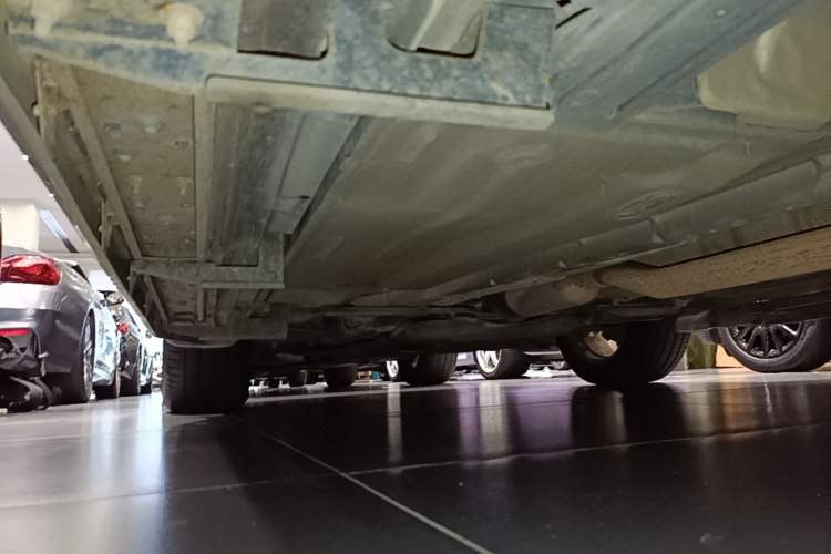 Used Ford Kuga 2017 EcoBoost 180 Two-Wheel-Drive Tiger Leap Model Left Side Sill