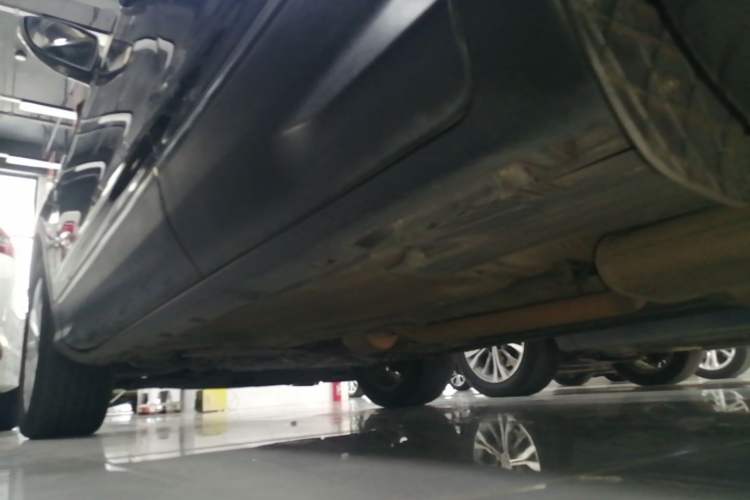 Used Ford Kuga 2017 EcoBoost 245 4x4 Prestige Edition Left Side Sill