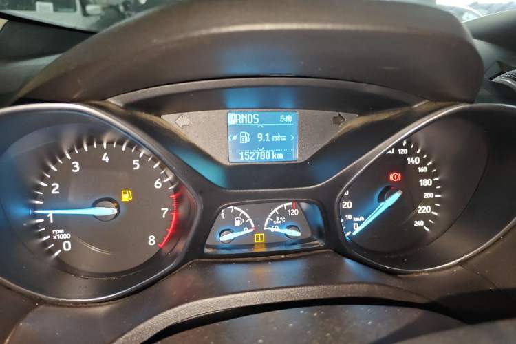 Used Ford Kuga 2017 EcoBoost 180 Two-Wheel-Drive Tiger Leap Model Odometer Close Up