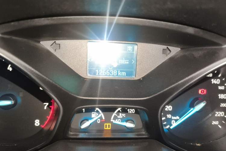 Used Ford Kuga 2017 EcoBoost 180 Two-Wheel-Drive Tiger Leap Model Odometer Close Up