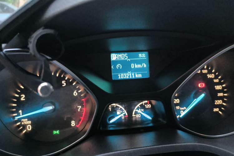 Used Ford Kuga 2017 EcoBoost 180 Two-Wheel-Drive Tiger Leap Model Odometer Close Up