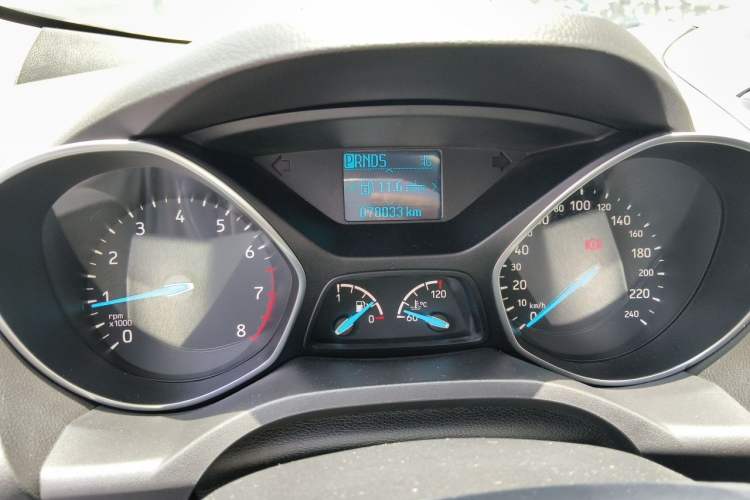 Used Ford Kuga 2017 EcoBoost 180 Two-Wheel-Drive Tiger Leap Model Odometer Close Up