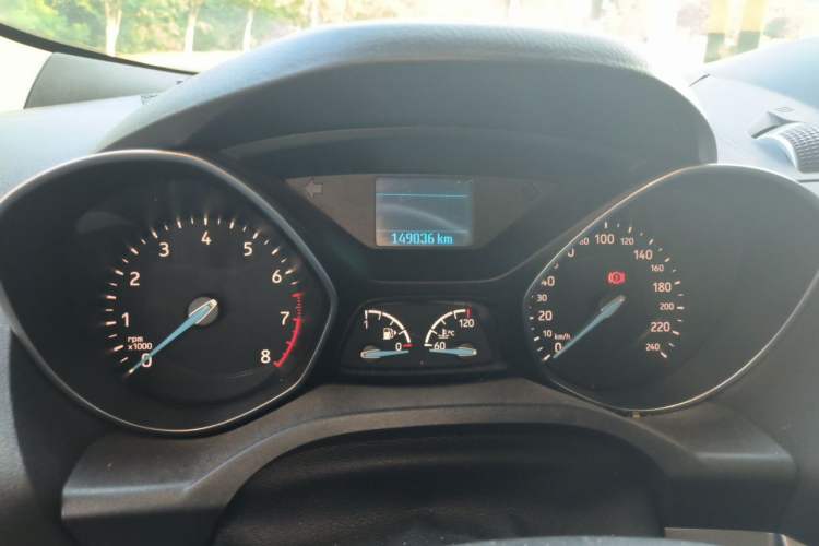 Used Ford Kuga 2017 EcoBoost 180 Two-Wheel-Drive Tiger Leap Model Odometer Close Up